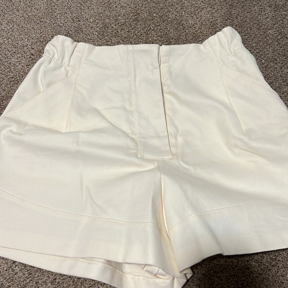 Zara Pleated Shorts + Printed Structured Shirt - Picture 5 of 8